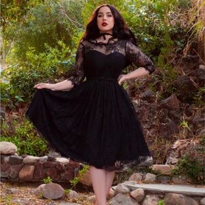 La Femme En Noir Mourning Dress Large